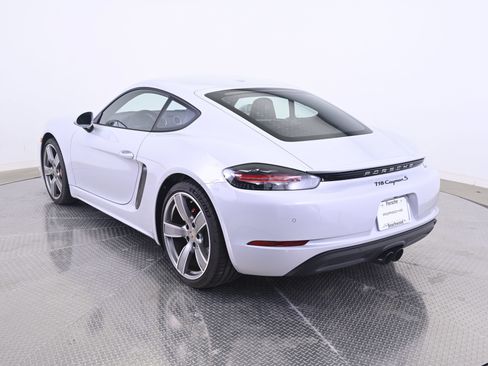 Certified 2024 Porsche 718 Cayman S RWD image 3