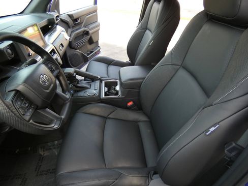 Used 2025 Toyota Tacoma SR5 image 61