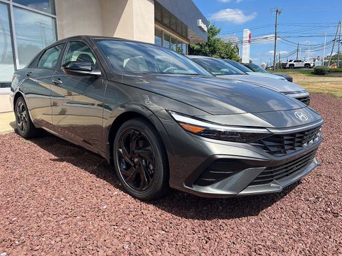 New 2026 Hyundai Elantra Sport FWD image 2