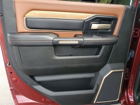 Used 2024 RAM 2500 Limited image 16