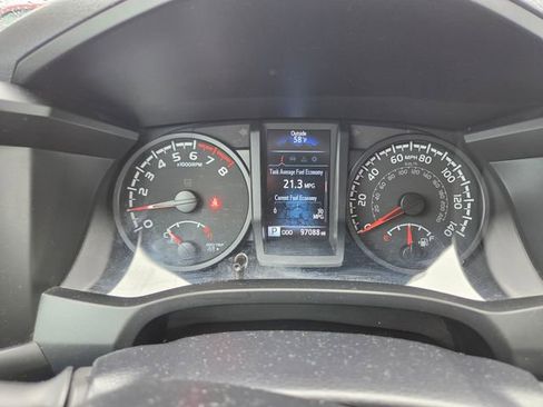 Used 2022 Toyota Tacoma SR AWD/4WD image 4