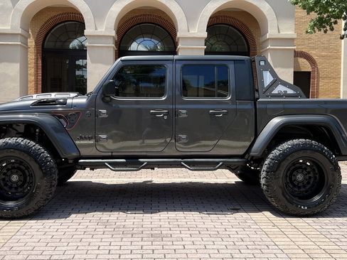 Used 2021 Jeep Gladiator Overland w/ Popular Equipment Package image 4