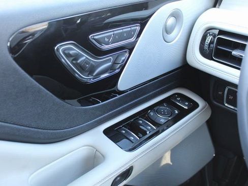 New 2026 Lincoln Aviator Reserve AWD/4WD image 18