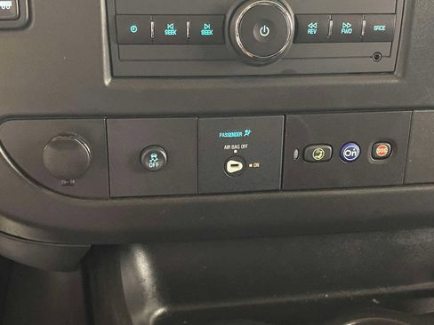 Used 2025 Chevrolet Express 2500 w/ Driver Convenience Package RWD image 30