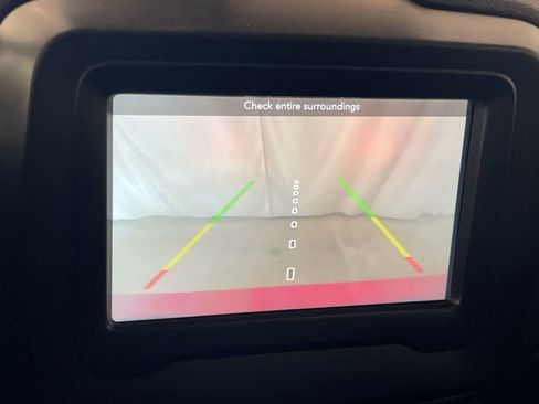 Used 2019 Jeep Renegade Latitude w/ Cold Weather Group AWD/4WD image 17