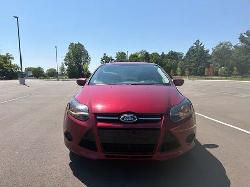 Used 2013 Ford Focus SE w/ SE Winter Pkg FWD image 7