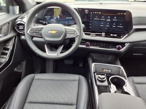 New 2026 Chevrolet Equinox LT w/ Convenience Package II image 6
