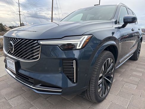 New 2026 Volvo XC90 T8 Plus w/ Protection Package AWD/4WD image 6