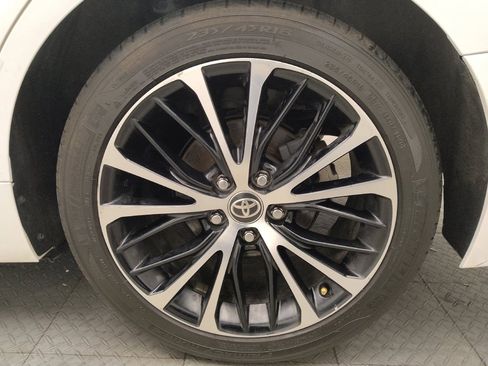 Used 2020 Toyota Camry SE w/ Convenience Package FWD image 31
