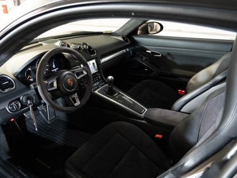 Certified 2019 Porsche 718 Cayman GTS RWD image 5
