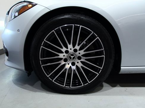 Used 2025 Mercedes-Benz C 300 4MATIC Sedan image 16