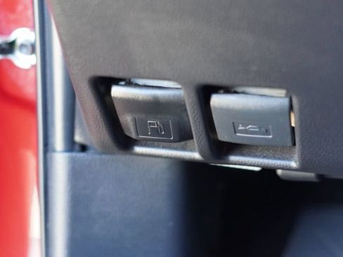 Used 2025 Toyota RAV4 XLE FWD image 20