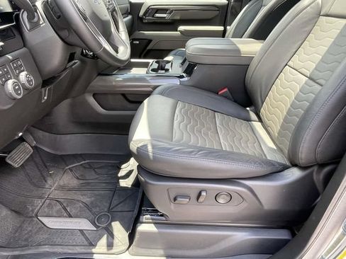 Certified 2026 Chevrolet Silverado 2500 ZR2 w/ LPO, Dark Essentials Package AWD/4WD image 15