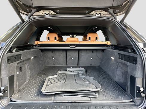 Certified 2025 BMW X5 M60i w/ Executive Package image 28