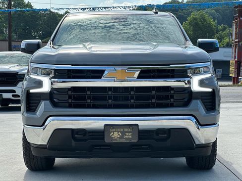 Used 2024 Chevrolet Silverado 1500 LT AWD/4WD image 2