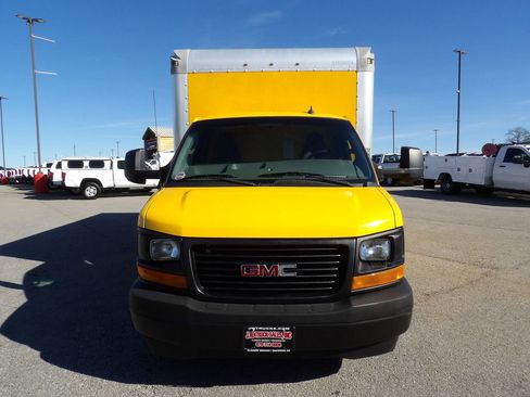 Used 2017 GMC Savana 3500 Extended image 12
