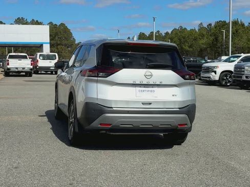 Used 2023 Nissan Rogue SV image 7