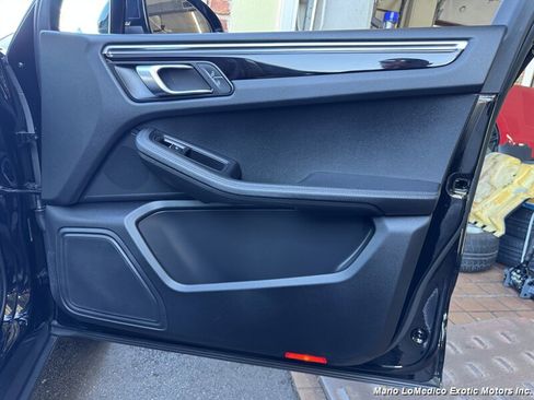 Used 2021 Porsche Macan image 57