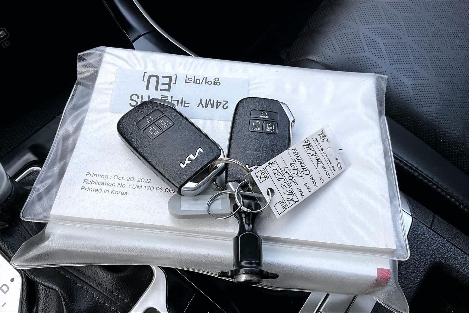 Used 2024 Kia Carnival LX FWD image 14