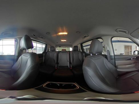 Used 2026 Kia Carnival FWD image 44