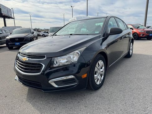 Used 2015 Chevrolet Cruze LS image 8