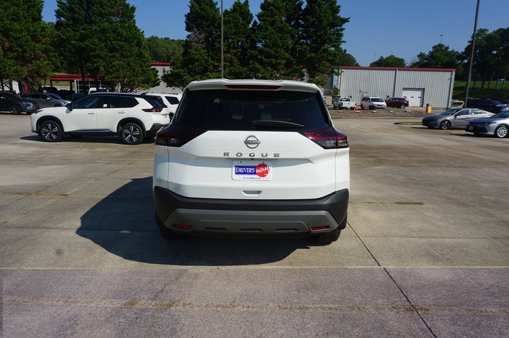 Used 2023 Nissan Rogue S FWD image 19
