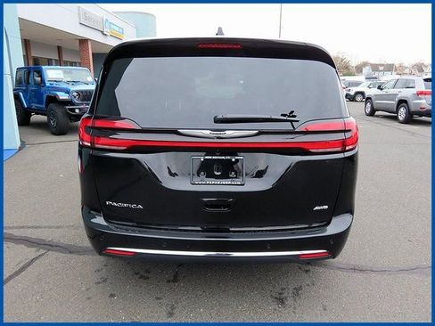 New 2026 Chrysler Pacifica Select image 6