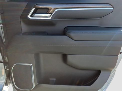 Used 2024 Chevrolet Silverado 1500 LT Trail Boss w/ LPO, Dark Essentials Package image 12