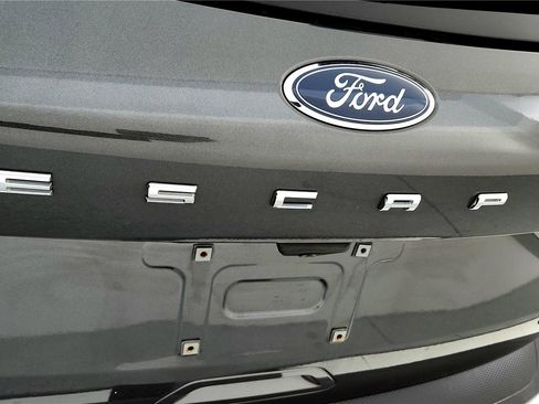 Used 2020 Ford Escape Titanium image 13