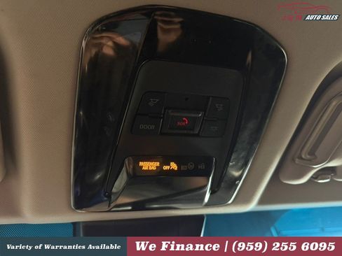 Used 2021 Toyota Venza LE w/ Carpet Mat Package (TMS) AWD/4WD image 22