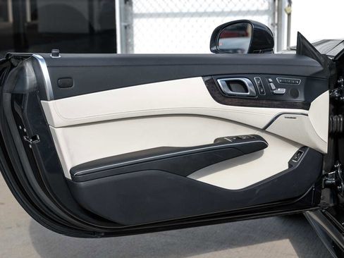 Used 2017 Mercedes-Benz SL 450 image 37