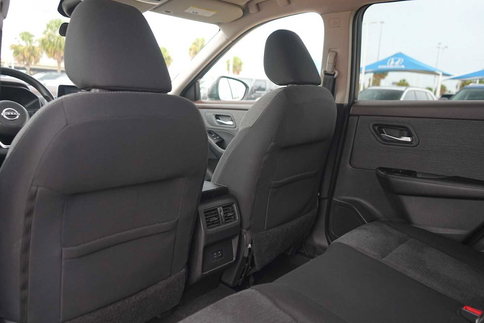 Used 2022 Nissan Rogue SV AWD/4WD image 13