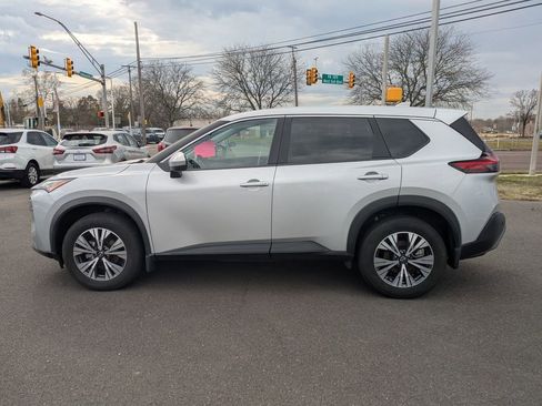 Used 2023 Nissan Rogue SV image 8