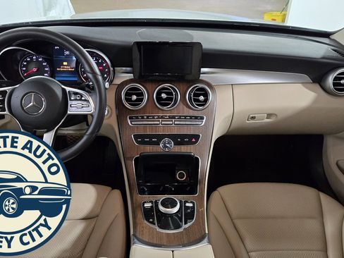 Used 2019 Mercedes-Benz C 300 4MATIC Sedan image 25
