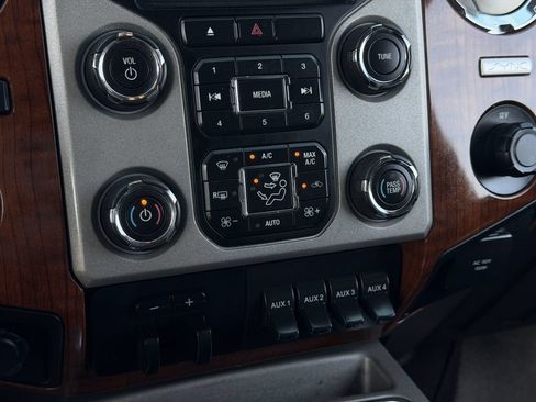 Used 2016 Ford F350 King Ranch w/ FX4 Off-Road Package AWD/4WD image 22