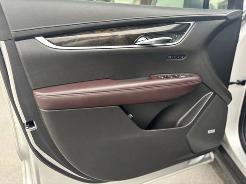 Used 2020 Cadillac XT6 Premium Luxury image 9