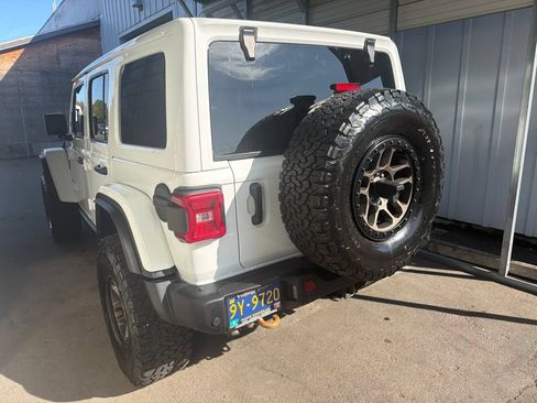 Used 2022 Jeep Wrangler Unlimited Rubicon w/ Xtreme Recon 35" Tire Package AWD/4WD image 6