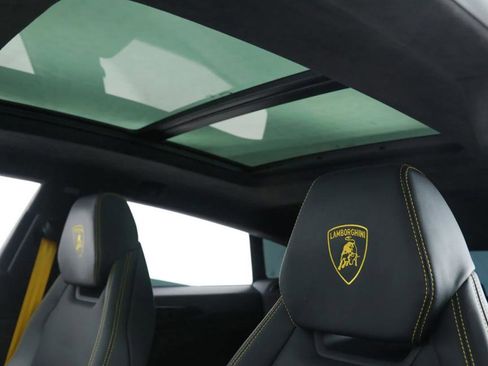 Used 2023 Lamborghini Urus S image 13