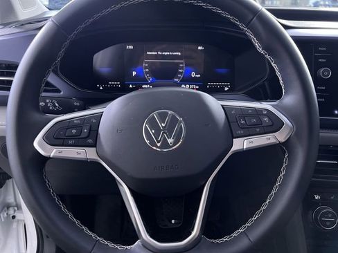 Used 2024 Volkswagen Taos SE image 14
