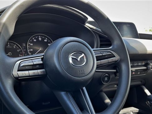 Used 2019 MAZDA MAZDA3 Sedan FWD image 9