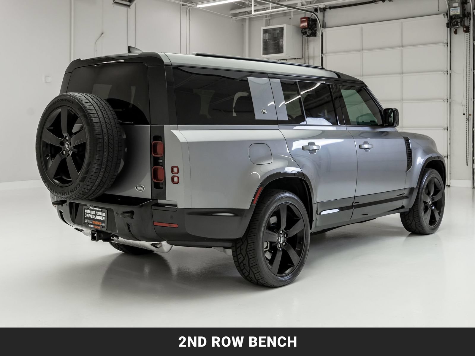 Used 2023 Land Rover Defender 130 X-Dynamic SE AWD/4WD image 9
