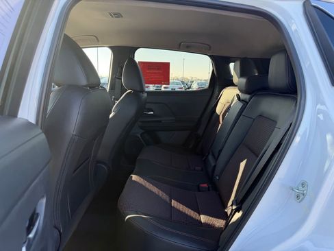 Used 2025 Nissan Kicks SR image 15