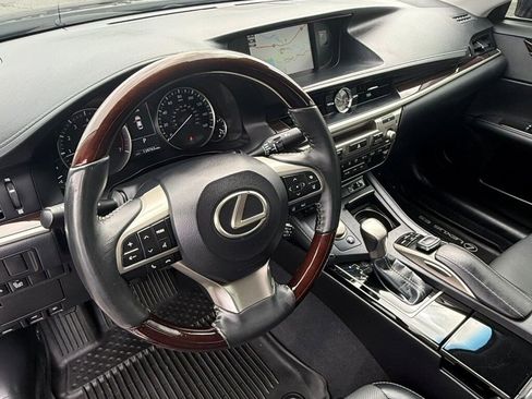Used 2018 Lexus ES 350 w/ Navigation System Package FWD image 22