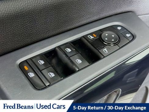 Used 2023 Nissan Pathfinder SV w/ SV Premium Package AWD/4WD image 19