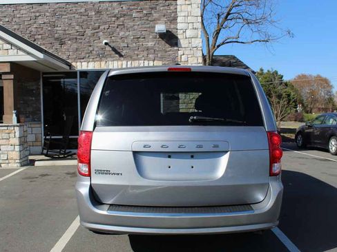 Used 2015 Dodge Grand Caravan SE image 6