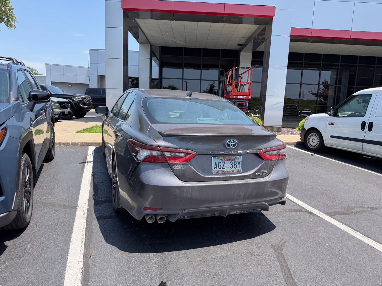 Used 2022 Toyota Camry SE w/ Cold Weather Package FWD image 5