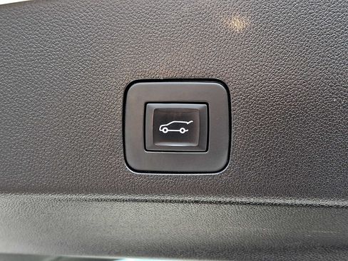 Used 2022 Buick Encore GX Select w/ Sport Touring Package AWD/4WD image 30