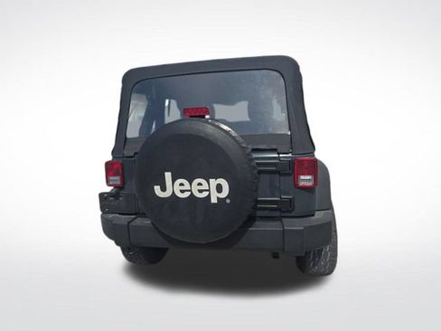 Used 2017 Jeep Wrangler Unlimited Sport AWD/4WD image 4