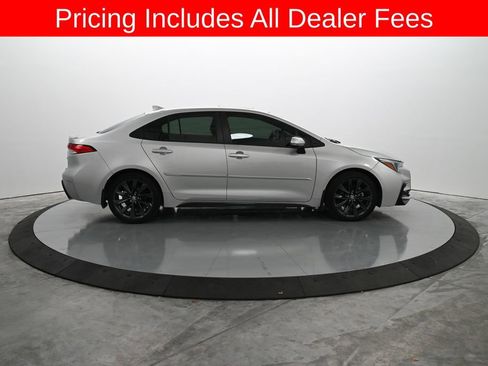Used 2025 Toyota Corolla SE w/ SE Premium Package FWD image 6