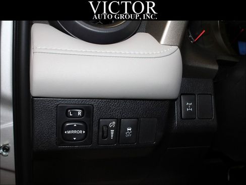 Used 2014 Toyota RAV4 XLE AWD/4WD image 18